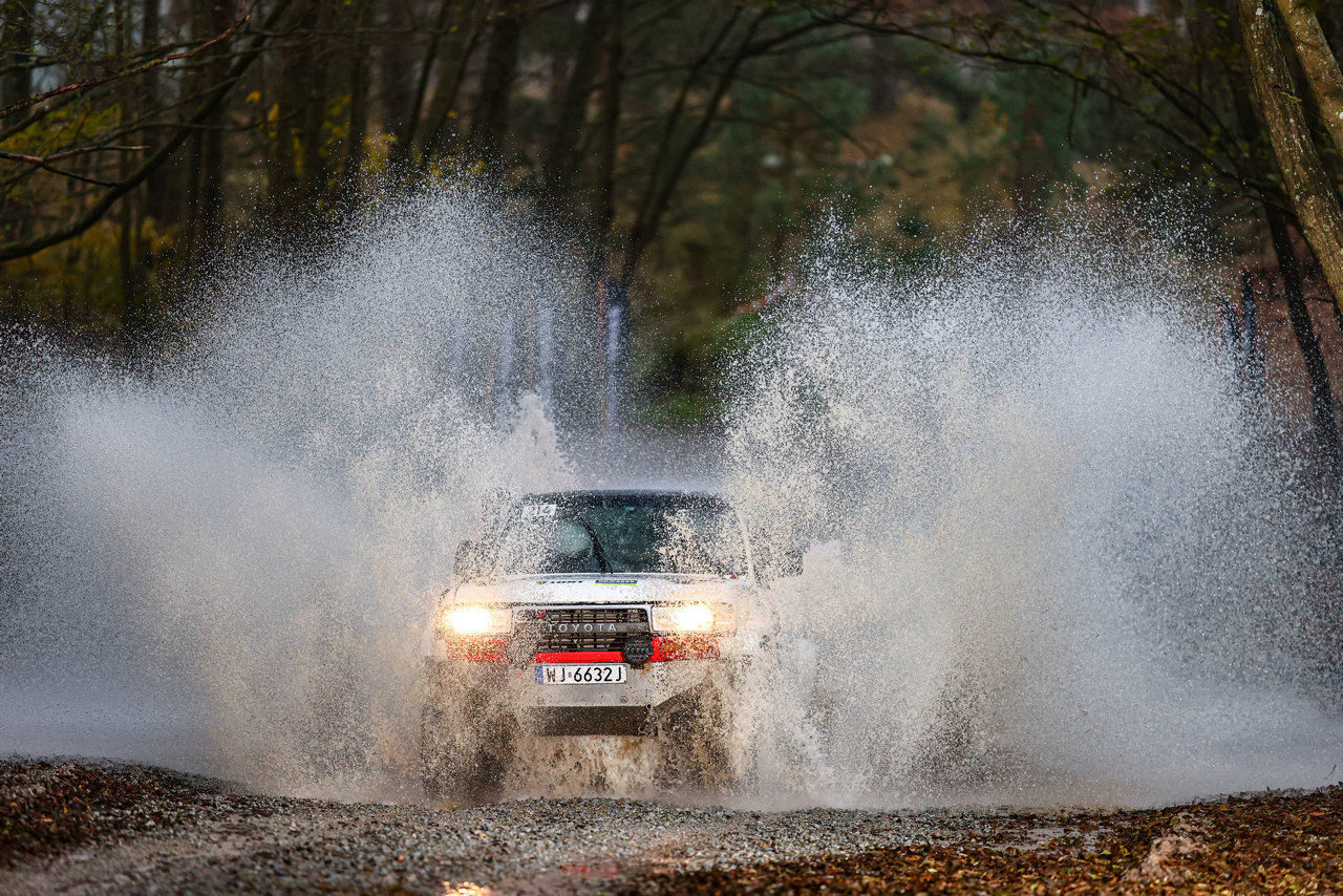  Michał Horodeński i Arkadiusz Sałaciński - Toyota Land Cruiser HDJ80 - Rajd Niepodległości 2024