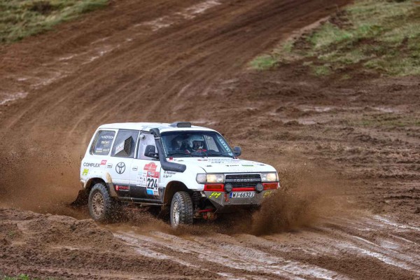 Michał Horodeński i Arkadiusz Sałaciński - Toyota Land Cruiser HDJ80 - TOYOTA TEAM CLASSIC