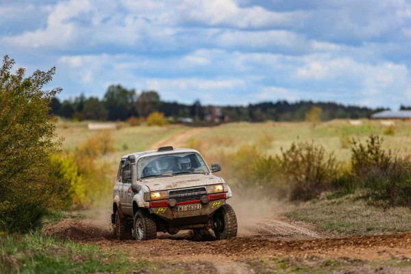 Michał Horodeński i Arkadiusz Sałaciński - Toyota Land Cruiser HDJ80 - TOYOTA TEAM CLASSIC