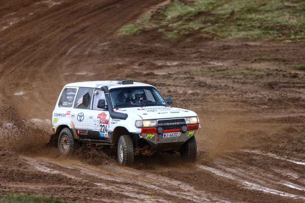 Michał Horodeński i Arkadiusz Sałaciński - Toyota Land Cruiser HDJ80 - TOYOTA TEAM CLASSIC