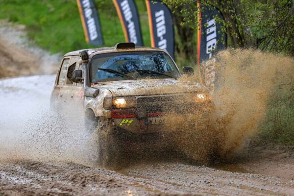 Michał Horodeński i Arkadiusz Sałaciński - Toyota Land Cruiser HDJ80 - TOYOTA TEAM CLASSIC