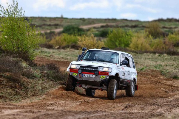 Michał Horodeński i Arkadiusz Sałaciński - Toyota Land Cruiser HDJ80 - TOYOTA TEAM CLASSIC