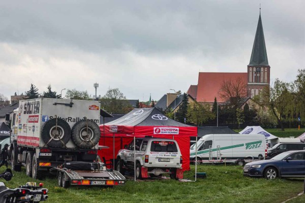 Michał Horodeński i Arkadiusz Sałaciński - Toyota Land Cruiser HDJ80 - TOYOTA TEAM CLASSIC