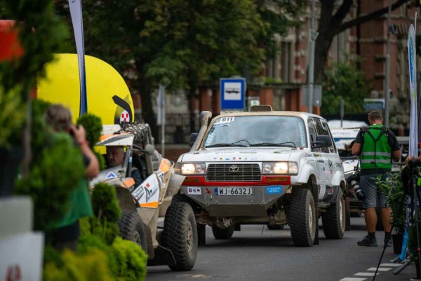 Michał Horodeński i Arkadiusz Sałaciński - Toyota Land Cruiser HDJ80 - TOYOTA TEAM CLASSIC