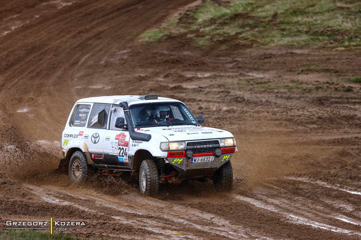 Michał Horodeński i Arkadiusz Sałaciński - Toyota Land Cruiser HDJ80 - TOYOTA TEAM CLASSIC