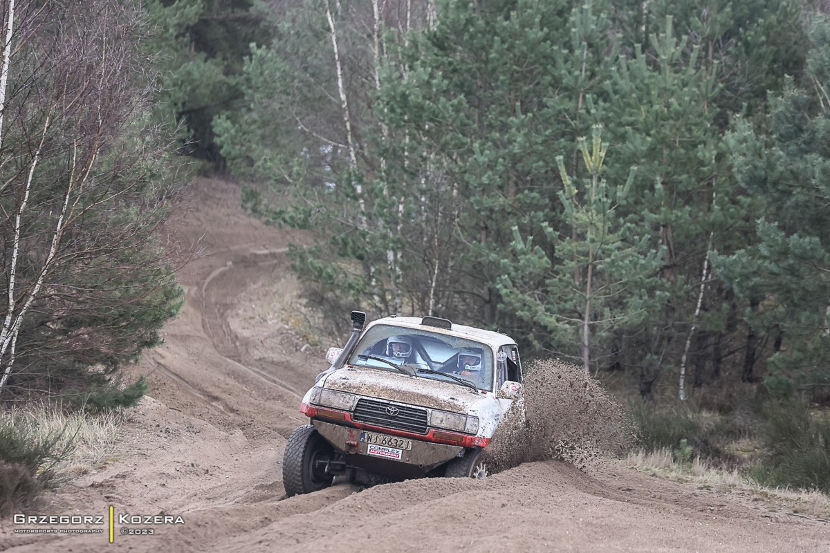 Zespół TOYOTA TEAM CLASSIC - załoga Michał Horodeński / Arkadiusz Sałaciński - Toyota Land Cruiser HDJ80 Classic