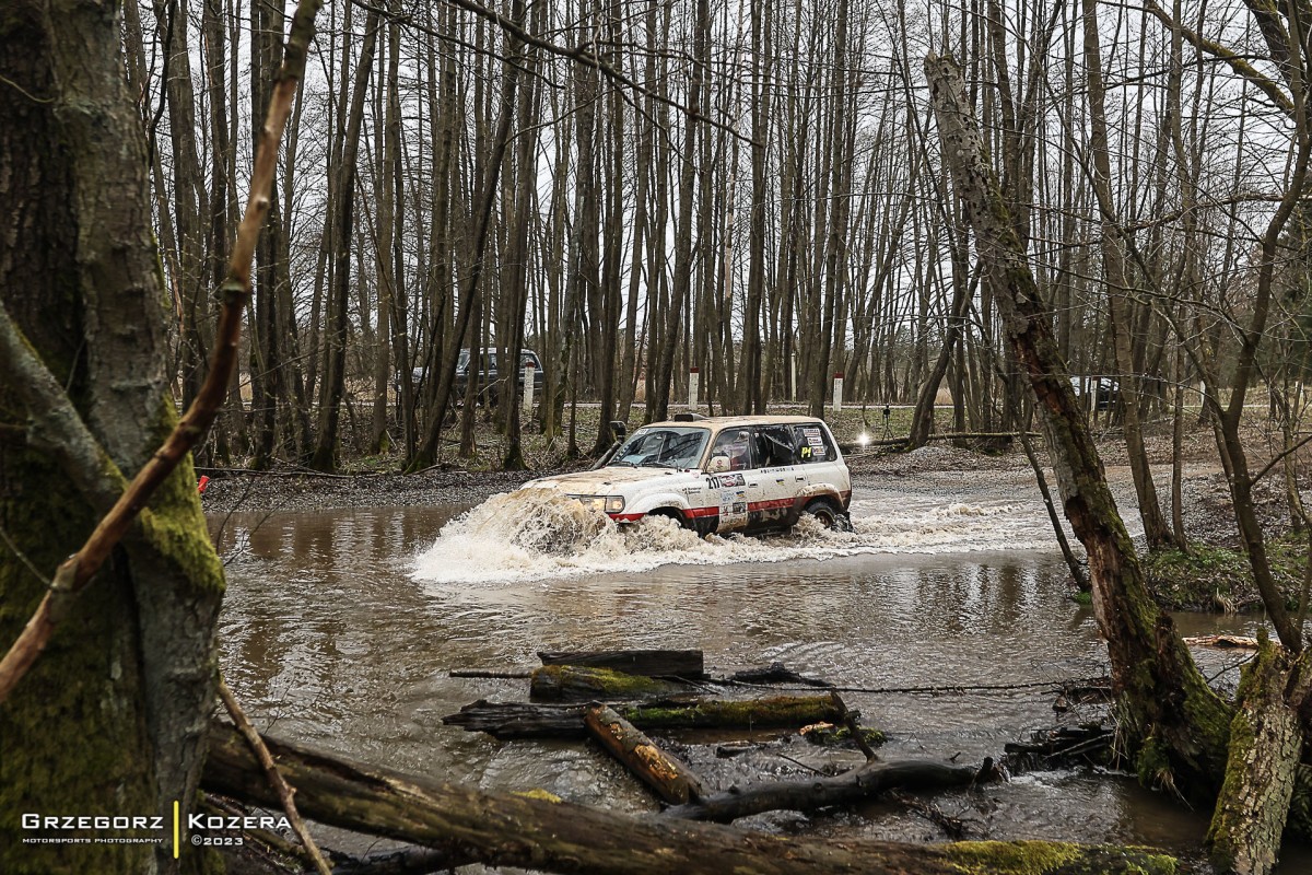 Zespół TOYOTA TEAM CLASSIC - załoga Michał Horodeński / Arkadiusz Sałaciński - Toyota Land Cruiser HDJ80 Classic