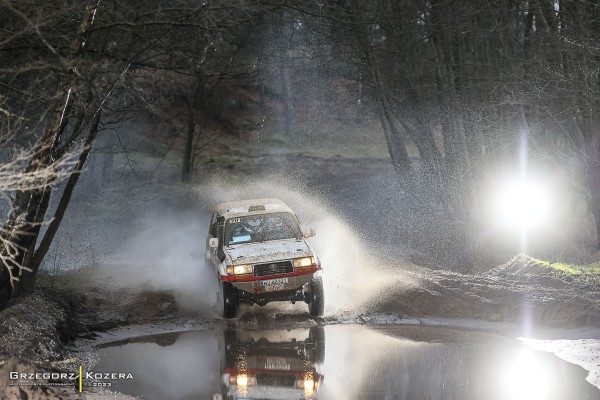 Zespół TOYOTA TEAM CLASSIC - załoga Michał Horodeński / Arkadiusz Sałaciński - Toyota Land Cruiser HDJ80 Classic