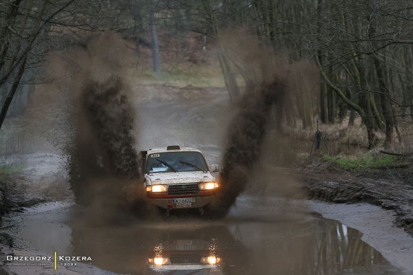 Zespół TOYOTA TEAM CLASSIC - załoga Michał Horodeński / Arkadiusz Sałaciński - Toyota Land Cruiser HDJ80 Classic