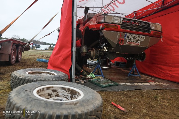 Zespół TOYOTA TEAM CLASSIC - załoga Michał Horodeński / Arkadiusz Sałaciński - Toyota Land Cruiser HDJ80 Classic