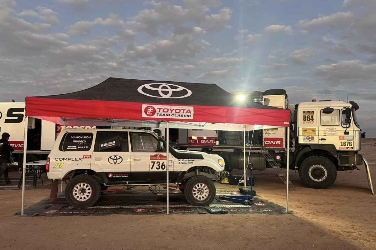 3. Michał Horodeński Arkadiusz Sałaciński Toyota Land Cruiser HDJ80 Rajd Dakar Classic 2024 Fot. TOYOTA TEAM CLASSIC